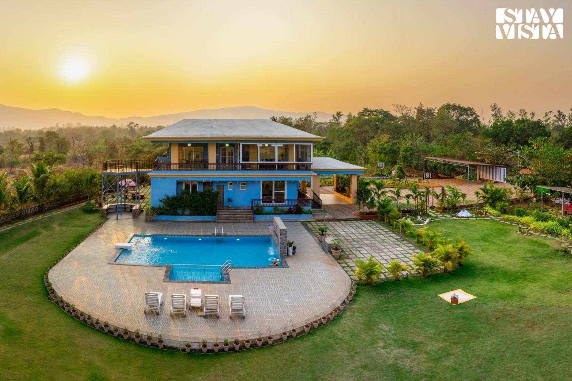Stayvista'S Hillside Meadows - Mountainside Retreat With Farm View, Pool & Deck, Lawn & Gazebo Chinchavli Bagian luar foto
