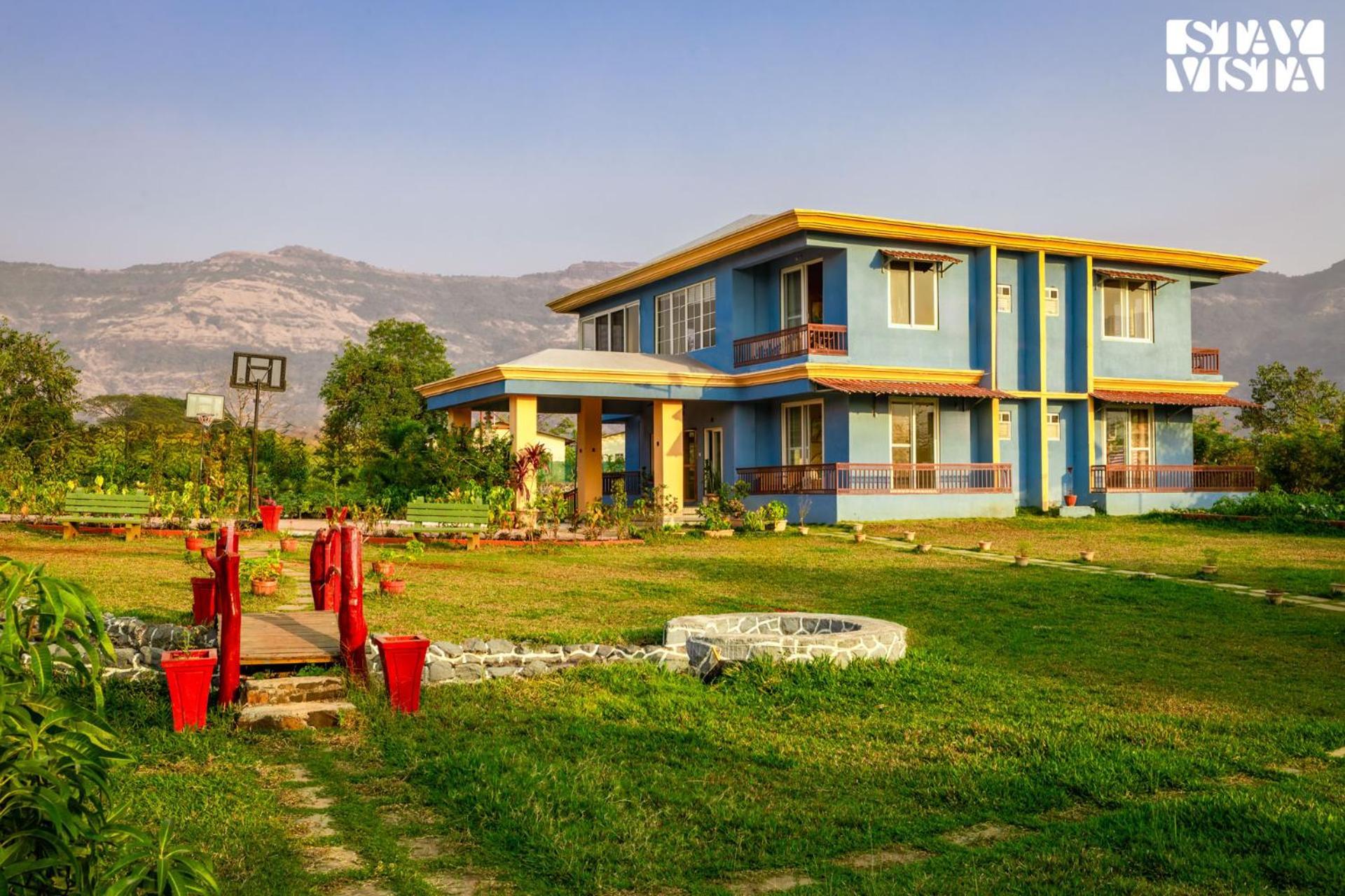 Stayvista'S Hillside Meadows - Mountainside Retreat With Farm View, Pool & Deck, Lawn & Gazebo Chinchavli Bagian luar foto