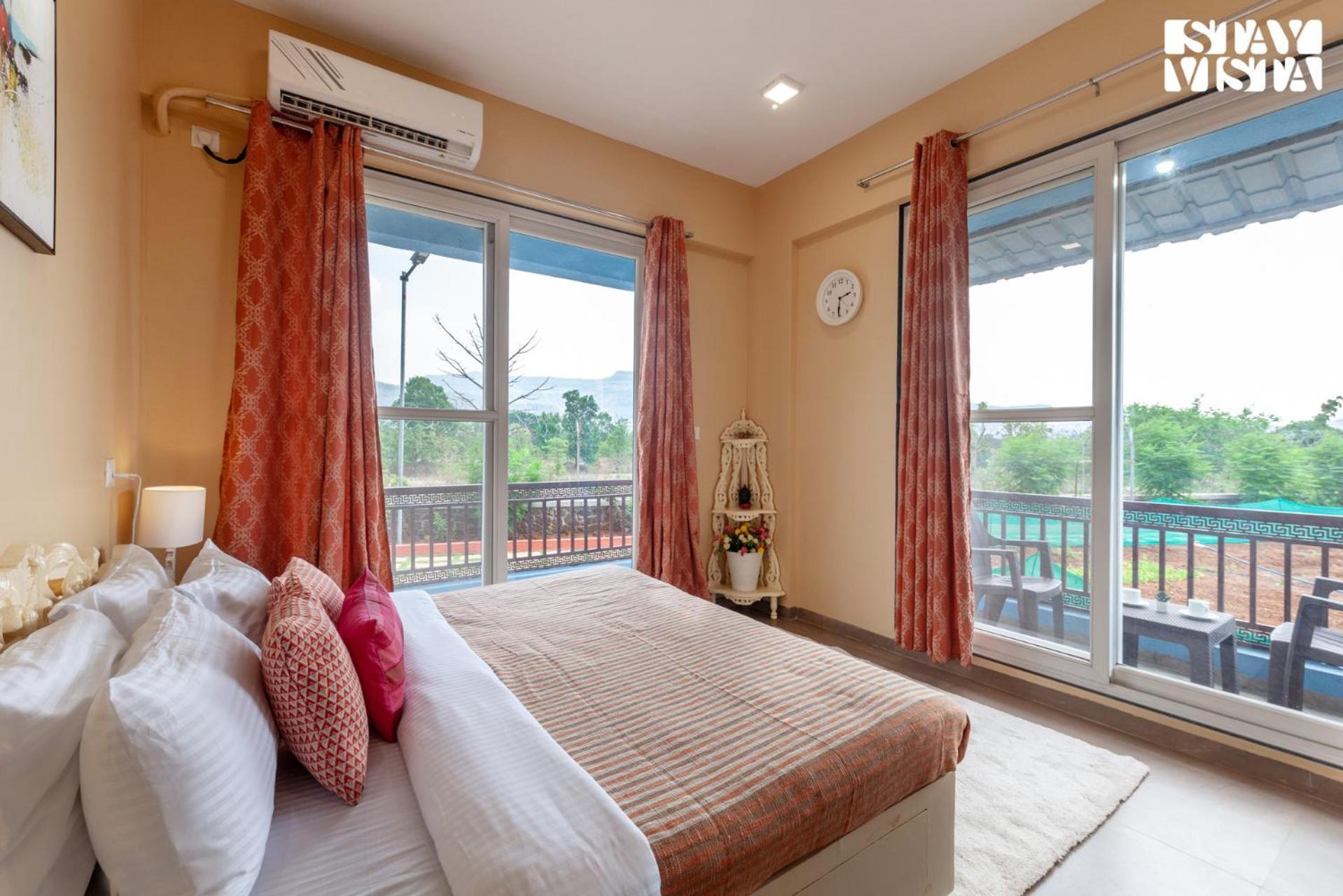 Stayvista'S Hillside Meadows - Mountainside Retreat With Farm View, Pool & Deck, Lawn & Gazebo Chinchavli Bagian luar foto