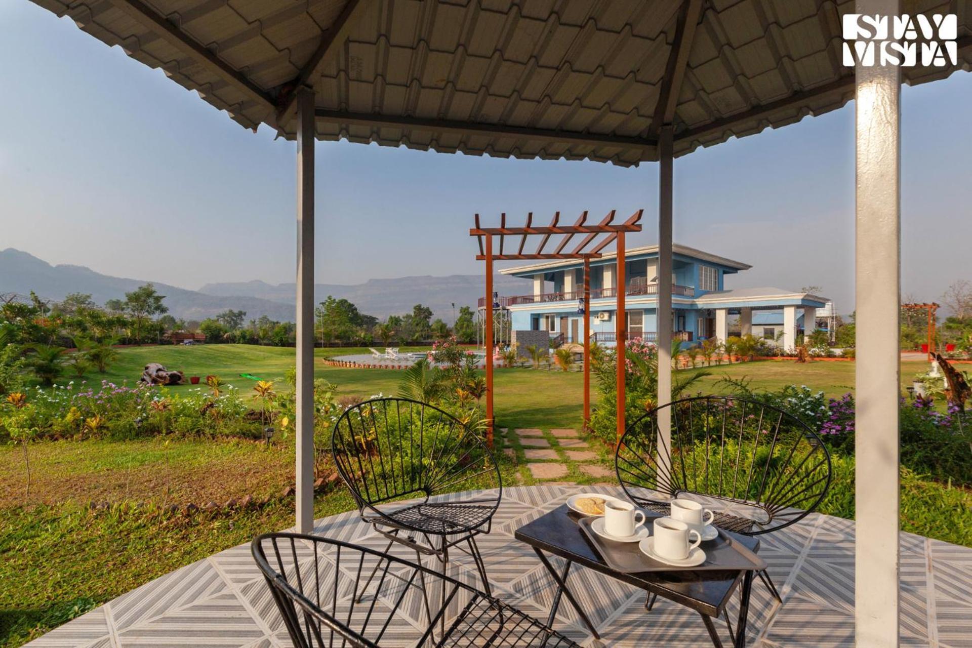 Stayvista'S Hillside Meadows - Mountainside Retreat With Farm View, Pool & Deck, Lawn & Gazebo Chinchavli Bagian luar foto