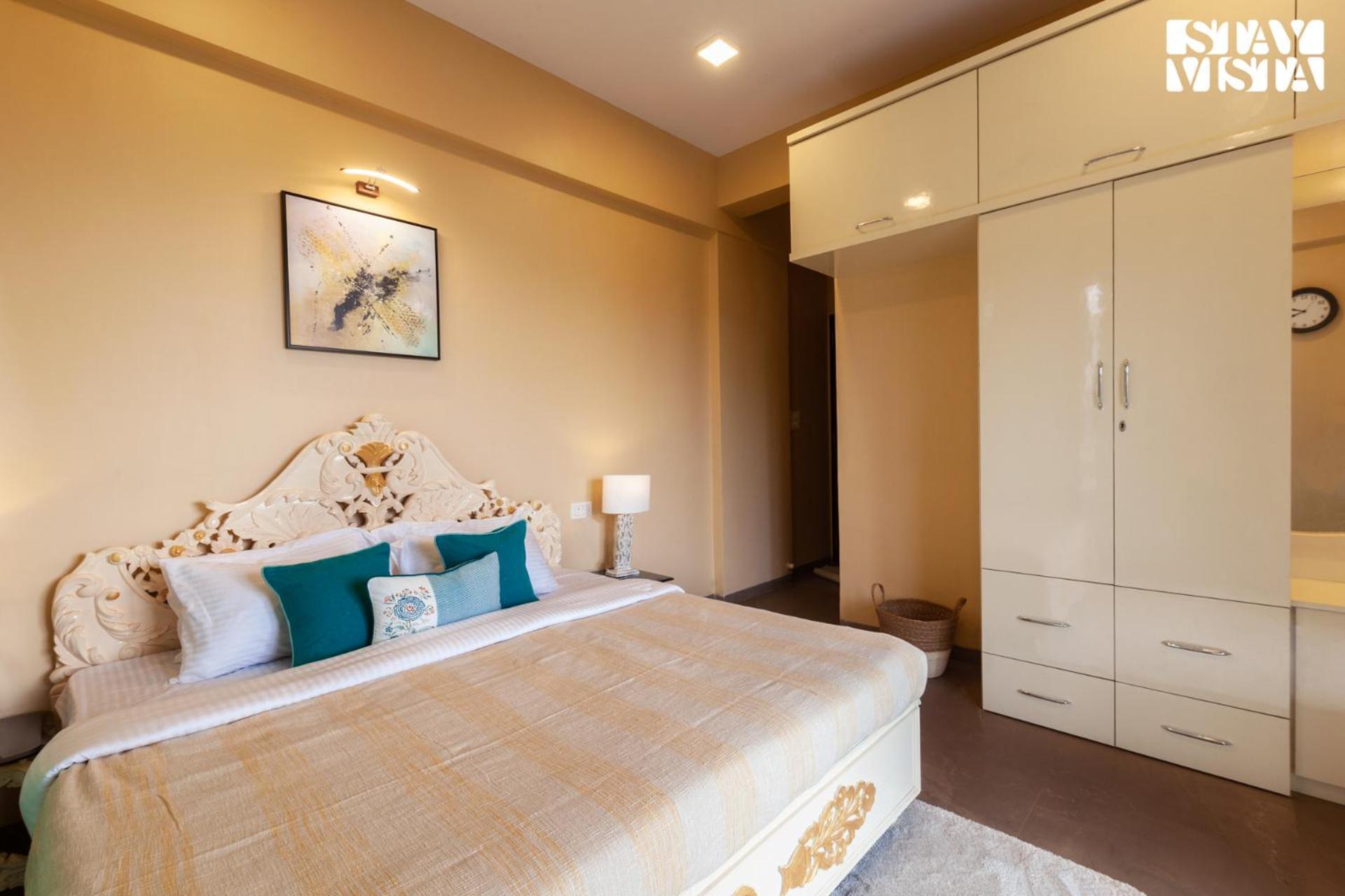 Stayvista'S Hillside Meadows - Mountainside Retreat With Farm View, Pool & Deck, Lawn & Gazebo Chinchavli Bagian luar foto