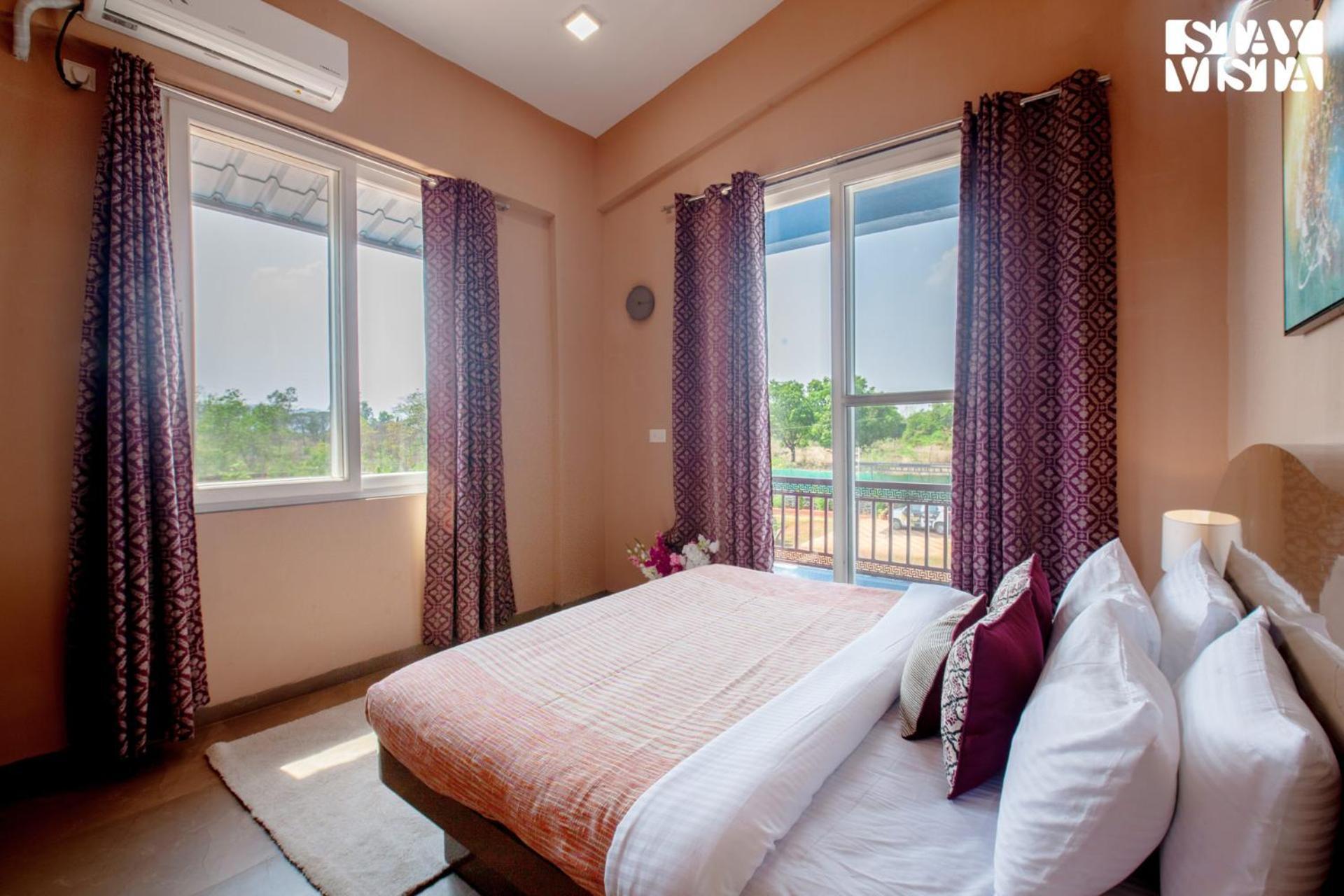 Stayvista'S Hillside Meadows - Mountainside Retreat With Farm View, Pool & Deck, Lawn & Gazebo Chinchavli Bagian luar foto